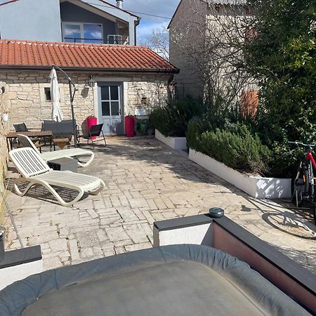 Holiday Home Ava1 With Pool & Holiday Home Ava2 With Whirlpool Baderna Exteriör bild