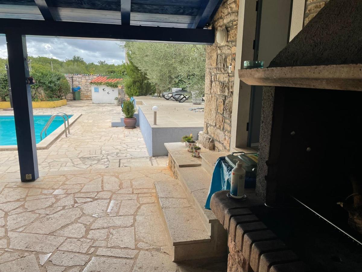 Holiday Home Ava1 With Pool & Holiday Home Ava2 With Whirlpool Baderna Exteriör bild
