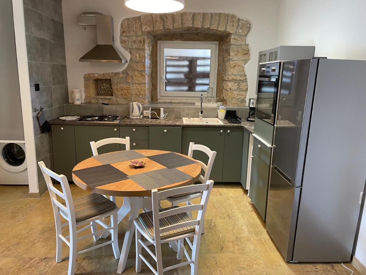 Holiday Home Ava1 With Pool & Holiday Home Ava2 With Whirlpool Baderna Exteriör bild
