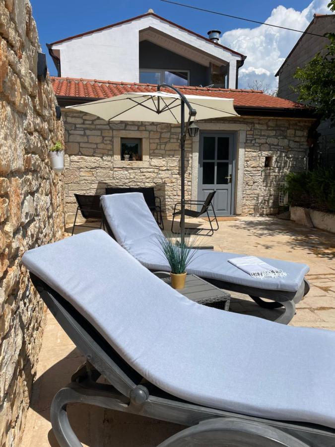 Holiday Home Ava1 With Pool & Holiday Home Ava2 With Whirlpool Baderna Exteriör bild
